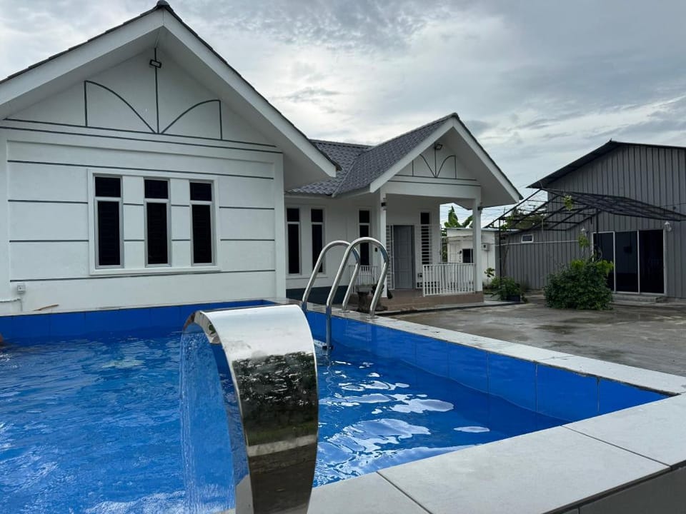 White House Homestay Langkawi Village & Paddy Views Vacation rental in Kedah