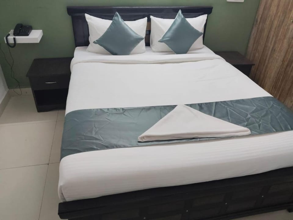 Hack N Sleep Living Inn Hotel in Hyderabad