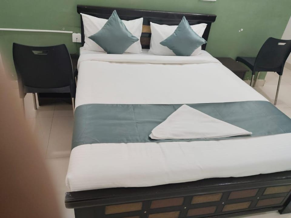 Hack N Sleep Living Inn Hotel in Hyderabad
