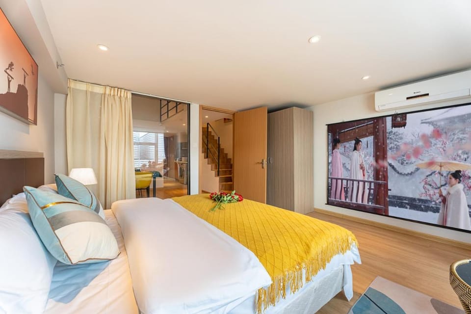 Shanghai Hills & Freshly Home Loft Retreat with 17&2 Line Access near NECC Apartment in Shanghai