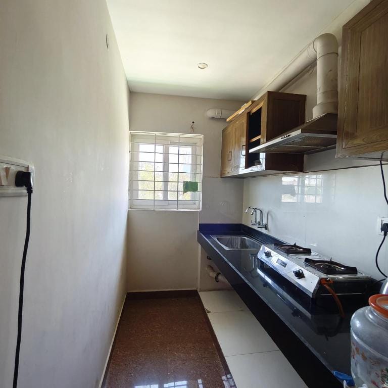 Smart Home Service Apartment by Stayz Royale Hotel in Chennai