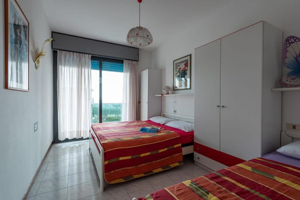 Family beachfront residence in Bibione with pool Apartment in Bibione
