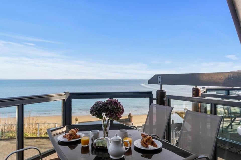 The Chandlery - Spectacular Sea Views Parking Vacation rental in Saundersfoot