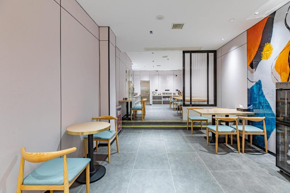 Yimi Select (Guangzhou Yongqingfang Hualin Temple Subway Station Store) 逸米精选(广州永庆坊华林寺地铁站店) Hotel in Guangzhou