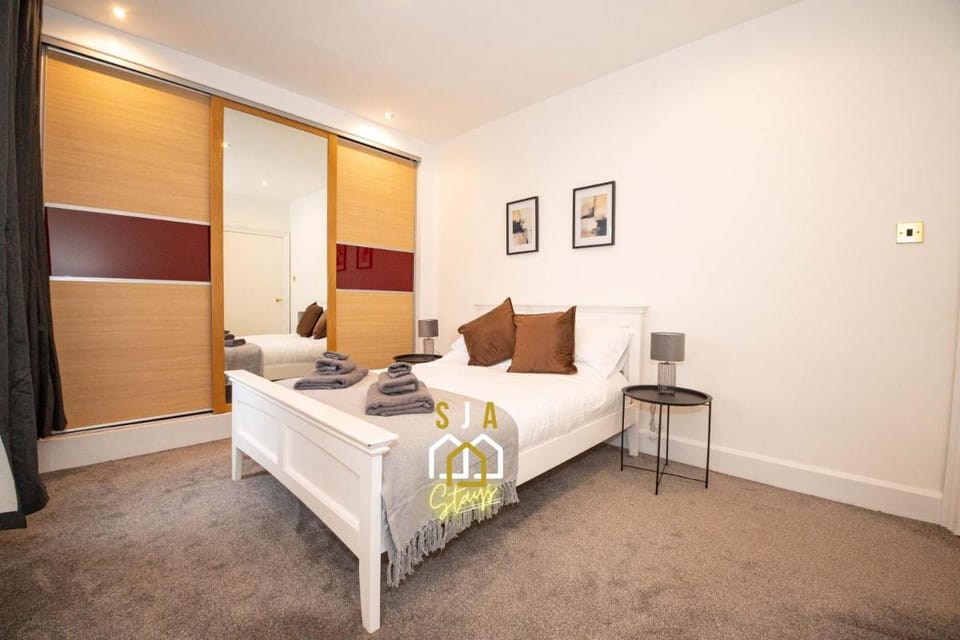 Queen Street Stay - SJA Stays - Modern 2 Bed Apartment Apartment in Scotland