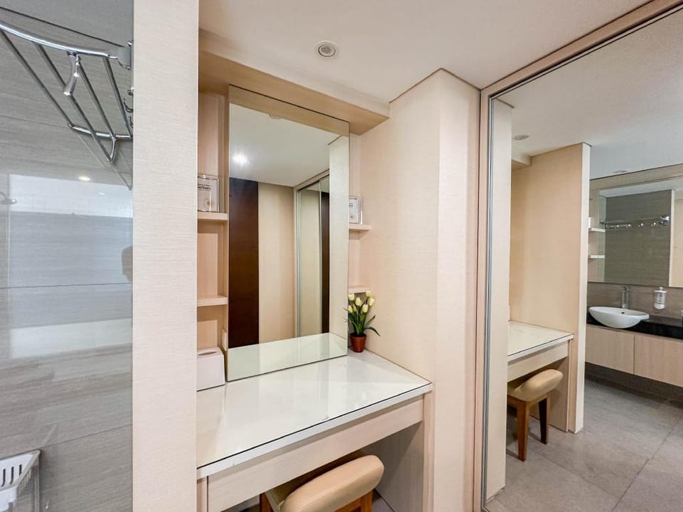 Comfortable Elegant 2BR at Linden Apt By Travelio Apartment in Surabaya