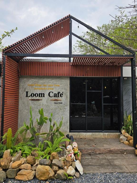 Loom Cafe Banrai ลูมคาเฟ่บ้านไร่ Resort in Thailand