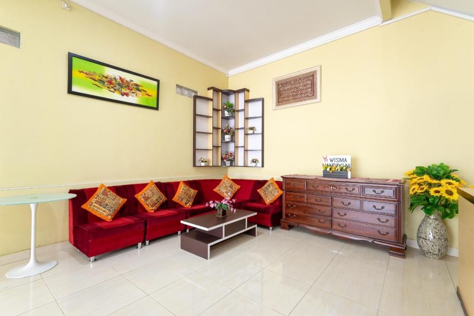 OYO Life 3003 Wisma Handayani Syariah Hotel in Special Region of Yogyakarta