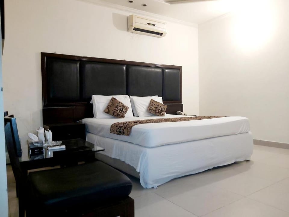 New Look Guest House Vacation rental in Lahore