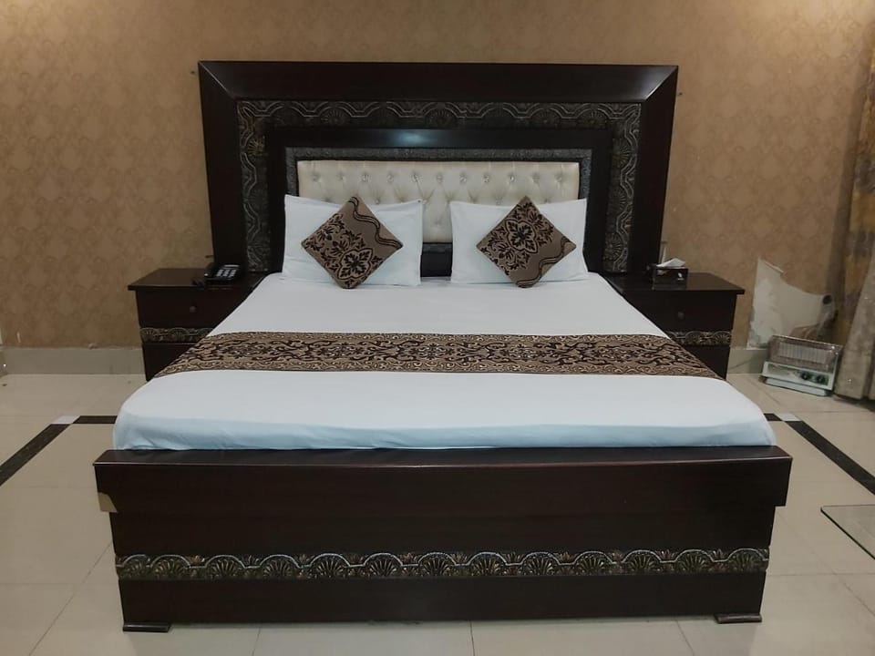 New Look Guest House Vacation rental in Lahore