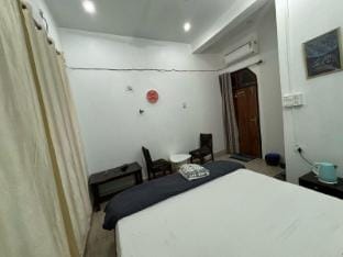 King Size Bed AC Room with attached washroom Vacation rental in Nepal