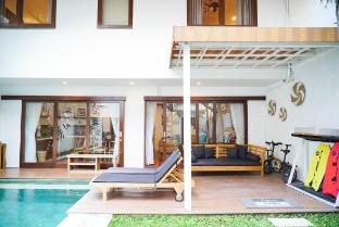 Mari Mar Beach Villa - 3BR next to Echobeach Villa in North Kuta