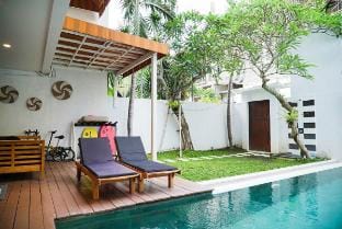 Mari Mar Beach Villa - 3BR next to Echobeach Villa in North Kuta