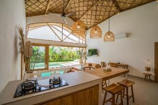 M&M Dream Villa - 2 BR Villa in Kerobokan Villa in North Kuta