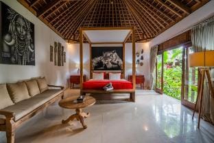 Sylvia Villa - 5BR Spacious Wooden Villa Villa in North Kuta