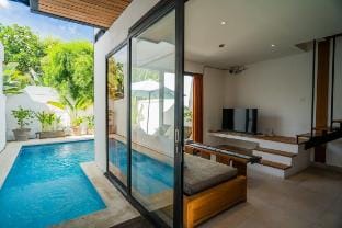 Casa Maha - Beautiful 1BR Pool Villa in Canggu Villa in North Kuta