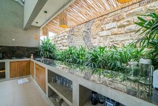 Sun Garden - 2BR Private Pool Villa in Kerobokan Villa in North Kuta