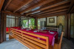 Nipper Villa - Spacious 4BR in Canggu Villa in North Kuta