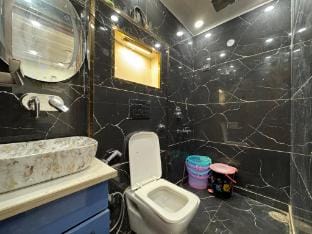 Garvik Stay - Premium Comfort 4BHK Apartment in Delhi