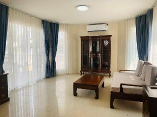 Hhuang Su Villa 9 皇宿9号泳池别墅 Vacation rental in Pattaya City