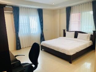 Hhuang Su Villa 9 皇宿9号泳池别墅 Vacation rental in Pattaya City