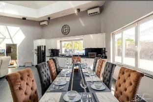 Huang Su Manor 8 8 3000 Flat Private Estate Villa in Pattaya City