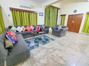 Arcadia Villa 100mtr From Candolim Beach With Pool Vacation rental in Candolim