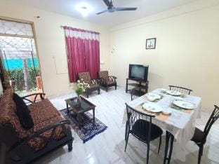 2 Bedroom Near Candolim Beach 5min walk Wid AC-DA2 Apartment in Candolim