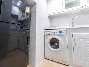 SuperHost 2BR Sukhumvit BTS Nana 5min 200MBPS Wifi Apartment in Bangkok