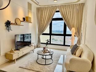 PR1603 3BR Paradigm Residence Above Paradigm Mall Vacation rental in Johor Bahru