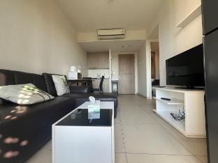 PattayaSeaviewSuite Apartment Unixx OutdoorPoolGym Vacation rental in Pattaya City