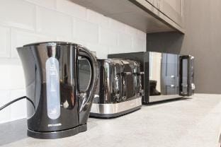 Stylish & Modern Home with Parking in Manchester Vacation rental in Manchester