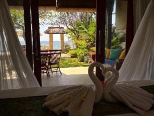 Beachfront Relaxation in Lovina Villa in Bali