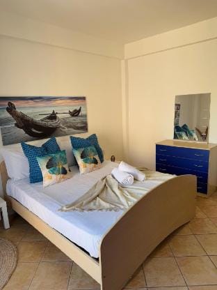 The blue house with a Jacuzzi, Netflix and WiFi Vacation rental in Sicily