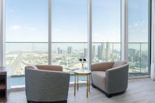 Breathtaking 180 View of the Palm /Burj Al Arab Apartment in Dubai