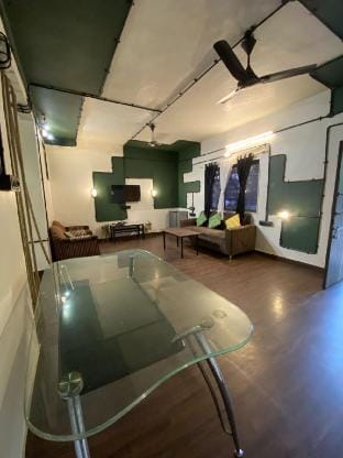 2Bhk  Den 2 @Miracle Resort Farm Stay in Lonavla