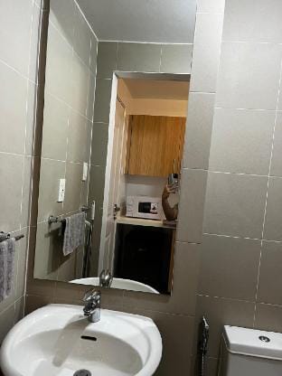 Uno's Staycation (Roxas West Tower, TRC) Vacation rental in Quezon City
