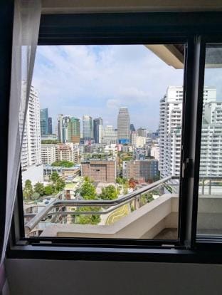 Spacious High Floor | Nana BTS | ★ Skyline Views ★ Vacation rental in Bangkok