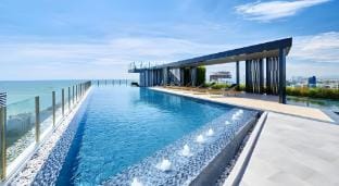 The Base Pattaya Pool View Fast WiFi 5 Min Walk to Beach by Lees Stay 791 Vacation rental in Pattaya City