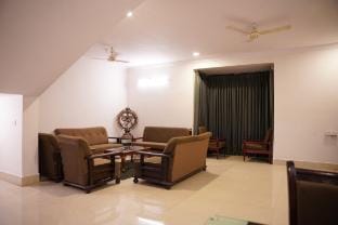 LA CASA – Premium Villa & Pool Farm Stay in Hyderabad