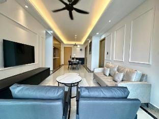 R&F • Seaview Suite • Walking to CIQ | 2B2B Vacation rental in Johor Bahru