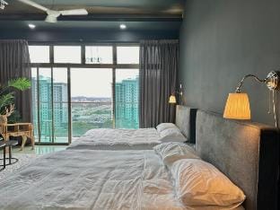 LakeView Suite @ Palazio Austin | Studio Vacation rental in Johor Bahru