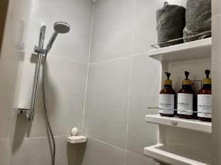 GBF Premium Suite -Rm 207 Twin Hearts Residences 1 Apartment in Central Visayas