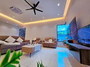 JPP l 角头间豪华私人KTV房泳池Switch火锅炉BBQ麻将机可睡26人5分钟到Austin Vacation rental in Johor Bahru