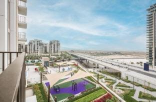Elite LUX Holiday Homes - Dubai Creek Oasis: 2BR Luxe w/ Burj View Apartment in Dubai