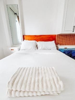 A Minimalist Urban Retreat Apartment in Iloilo City