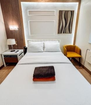 A Warm  Dreamy Retreat Apartment in Iloilo City