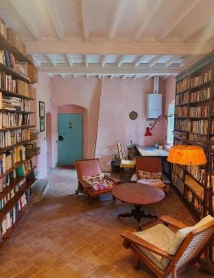 The Farmhouse in Caiano Villa in Emilia-Romagna