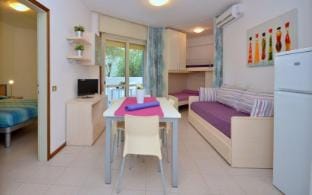 Freshly Renovated Apartment in a Poolside Residence Apartment in Lignano Sabbiadoro