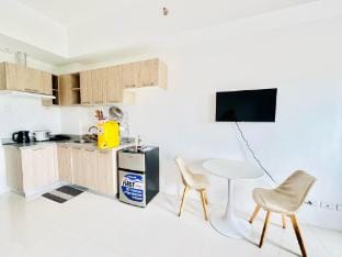 Spacious Studio w/ Balcony Morning Sun Apartment in Iloilo City